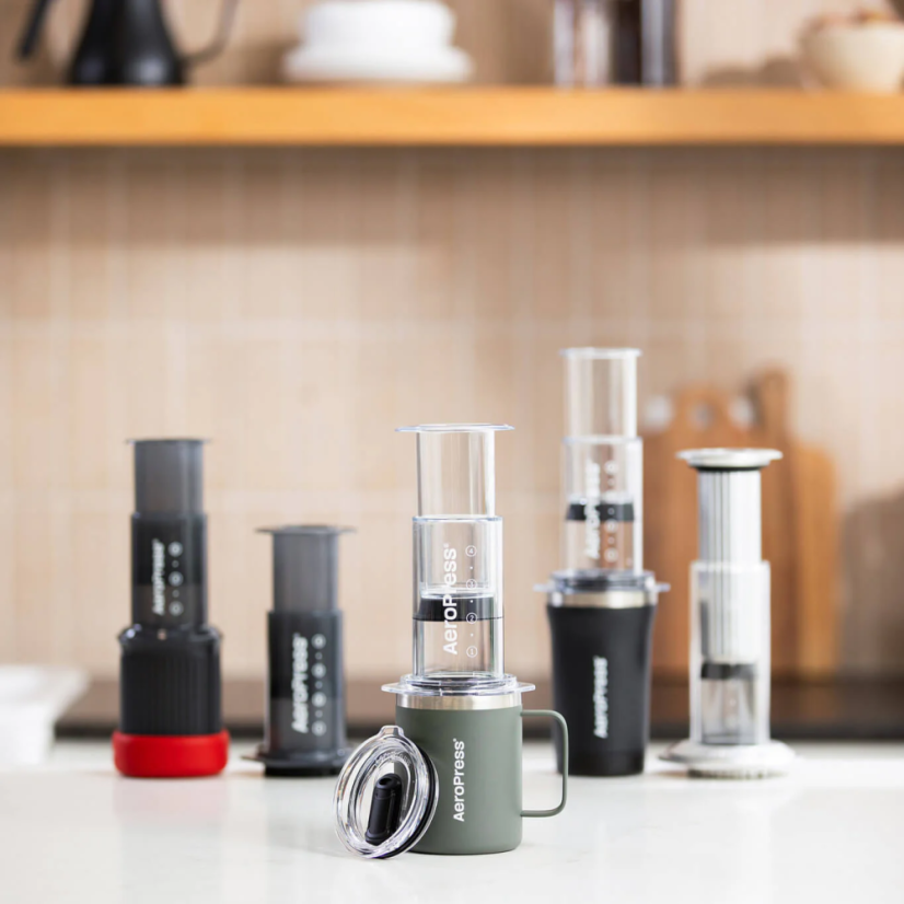 AeroPress cestovní hrnek 350 ml, Černý
