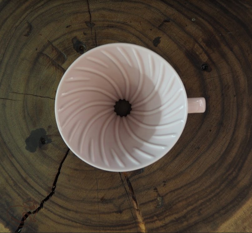 Hario, V60-02 Kávovar keramický drip, růžový