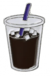 Clothes pin badge - Cup with iced coffee
