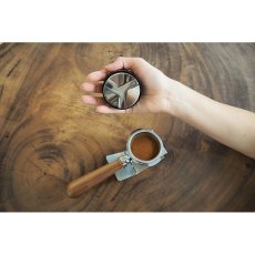 kawio | Leveler a tamper 2v1, 51 mm, Černý