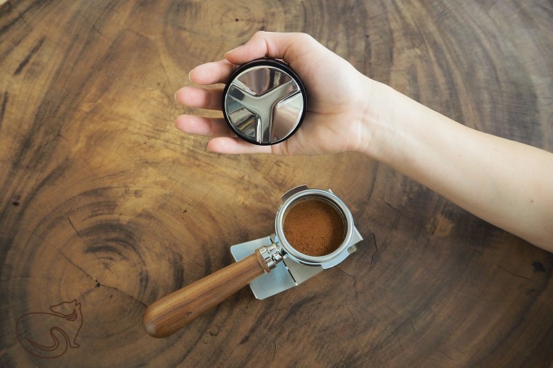 Вирівнювач Coffee Tamper 58 мм (з рифленою поверхнею)